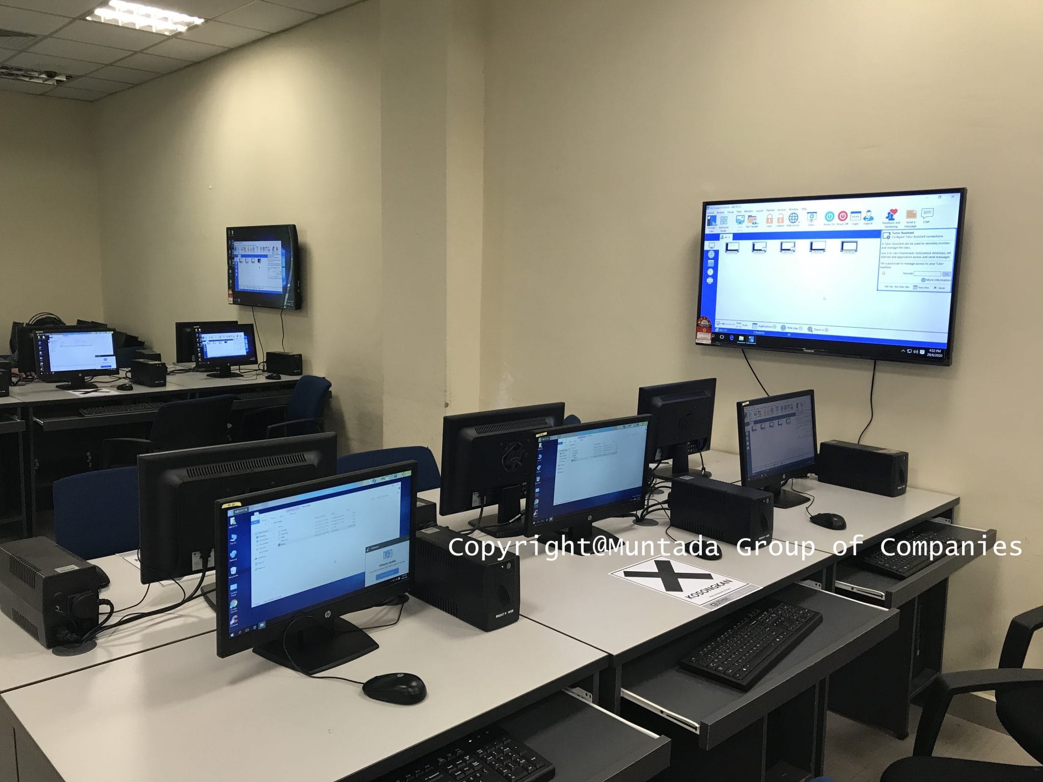 UTHM Smart AI Classroom