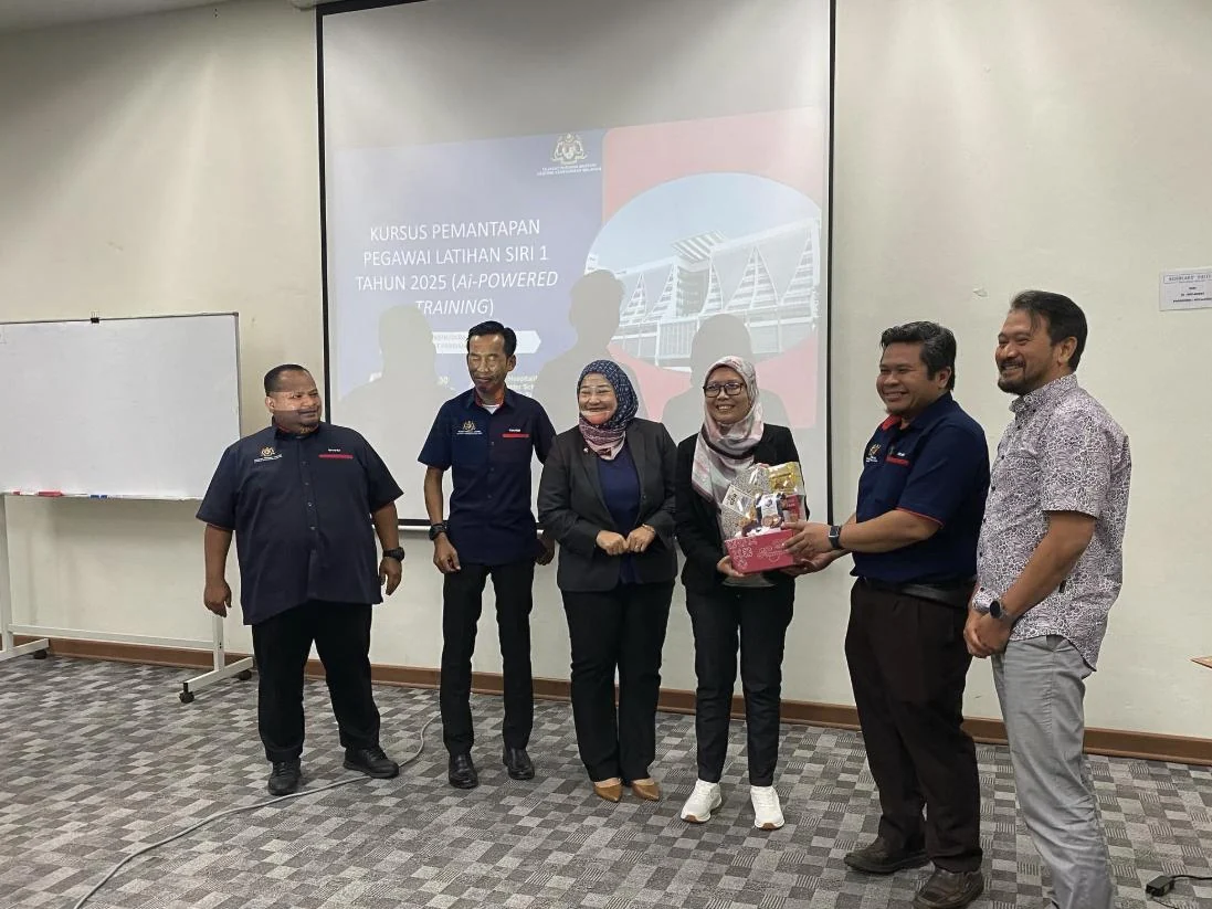 Closing ceremony of Kursus Pemantapan Pegawai Latihan AI-Powered Training